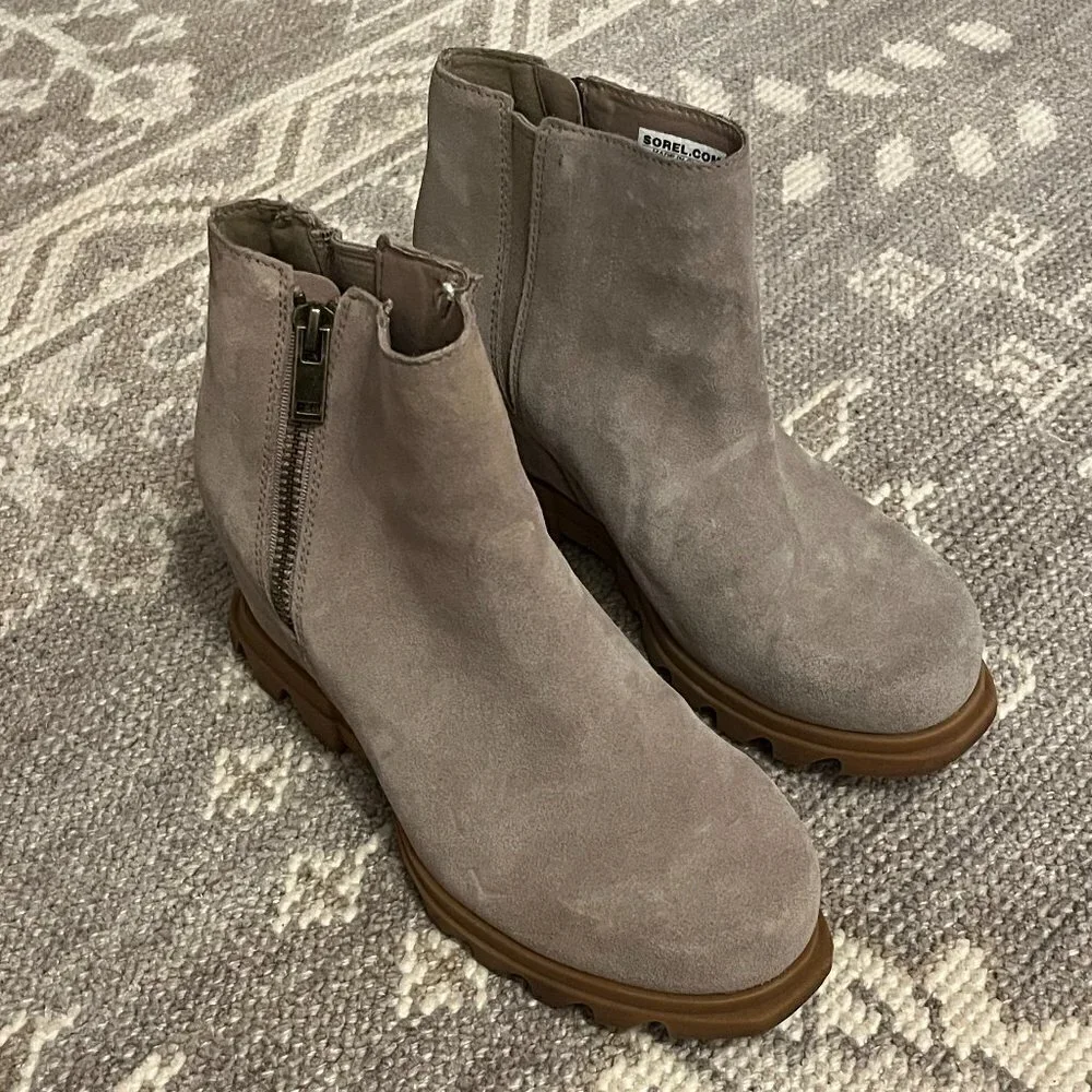 Sorel Joan of Arctic wedge boot bootie suede grey 8 women *flaw*